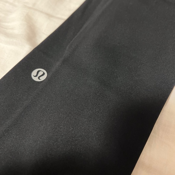 Lululemon Fast and Free High Rise Black Tights 25” Size 4 - Picture 4 of 8